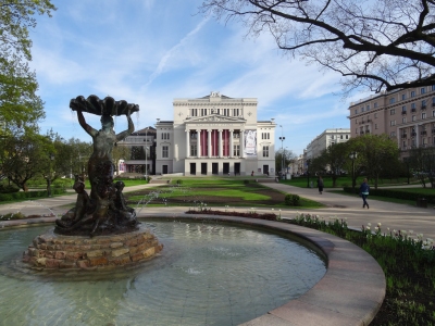 20150505 25 Riga - National Opera (Sjaak Kempe)  [flickr.com]  CC BY 
License Information available under 'Proof of Image Sources'