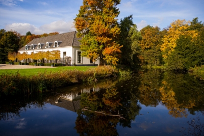 Autumn at Engelenburg Castle (Roman Boed)  [flickr.com]  CC BY 
License Information available under 'Proof of Image Sources'