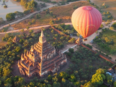 Balloons over Bagan (Myanmar 2013) (Paul Arps)  [flickr.com]  CC BY 
License Information available under 'Proof of Image Sources'