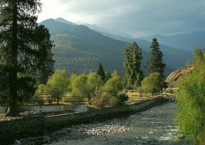 Bhutan-Paro river (Güldem Üstün)  [flickr.com]  CC BY 
License Information available under 'Proof of Image Sources'