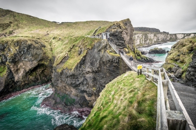 Carrick-a-rede, Northern Ireland (Giuseppe Milo)  [flickr.com]  CC BY 
License Information available under 'Proof of Image Sources'