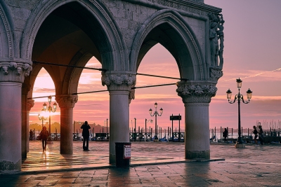 Venice Sunrise (Pedro Szekely)  [flickr.com]  CC BY-SA 
License Information available under 'Proof of Image Sources'